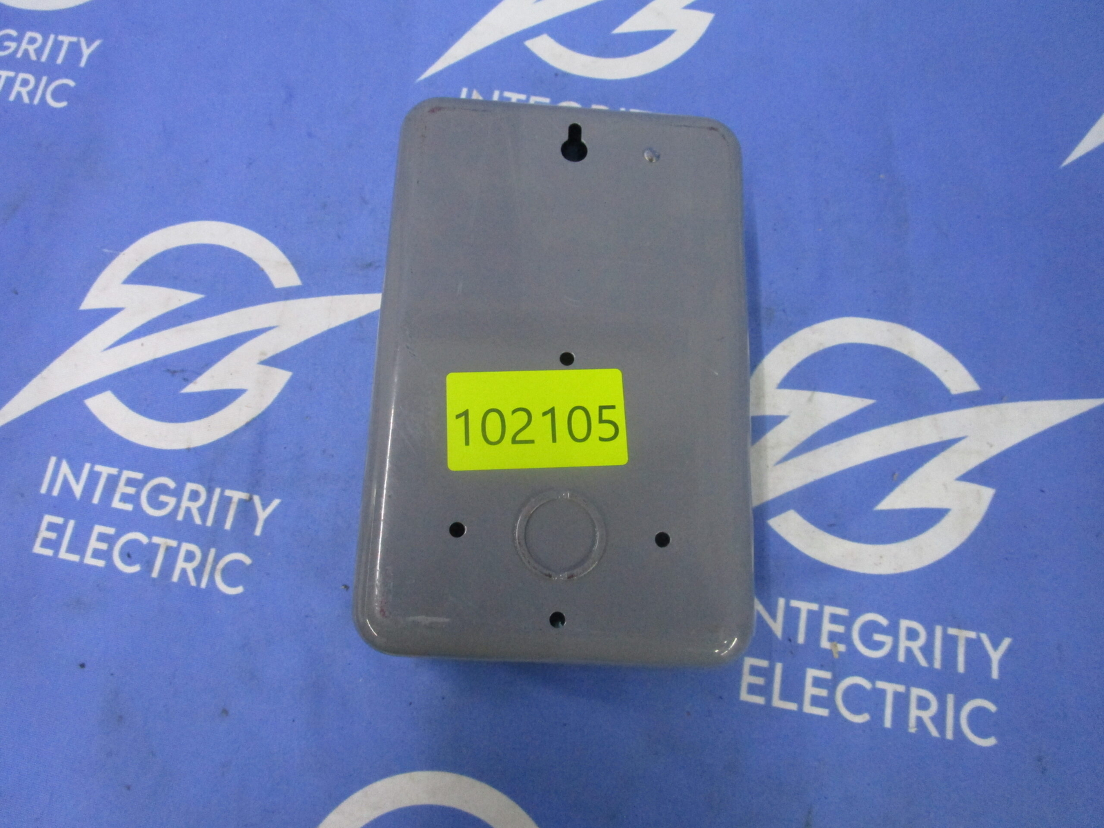 INTERMATIC 24-HOUR TIME SWITCH ET70215C 20A 120-208-240-277VAC INPUT 10WATTS 1 Y