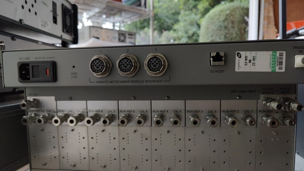 Measurement Specialties NetScanner Model 98RK-1 with 8 9916 Modules