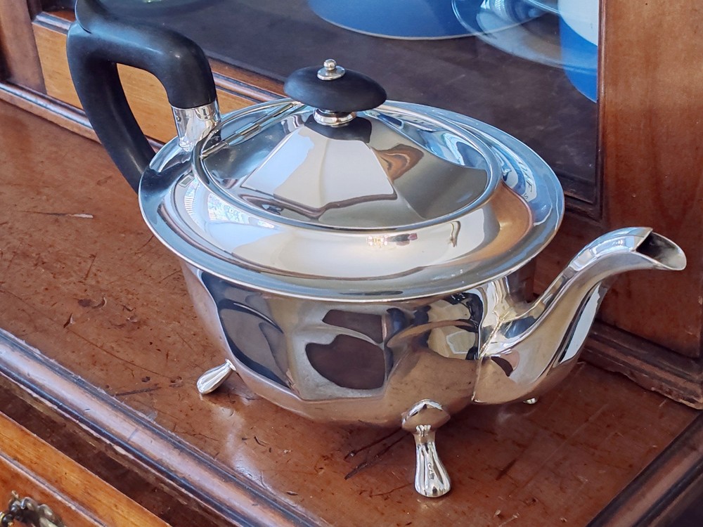 Art Deco Silver Plated Tea Pot EPNS A1 Sheffield Vintage
