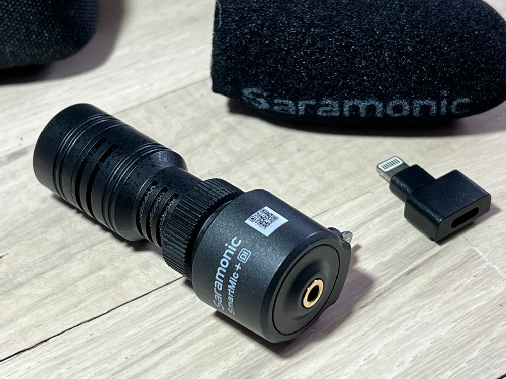 Saramonic Directional Microphone with Lightning Connector, WIndscreen, Bag