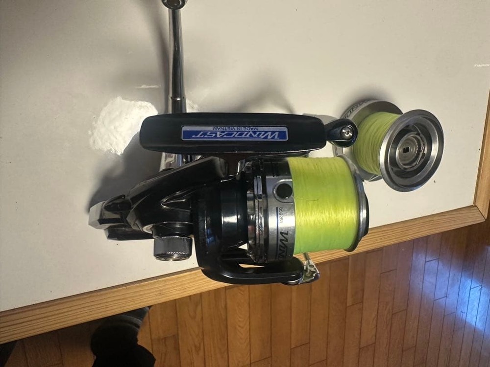 Windcast with spare spool