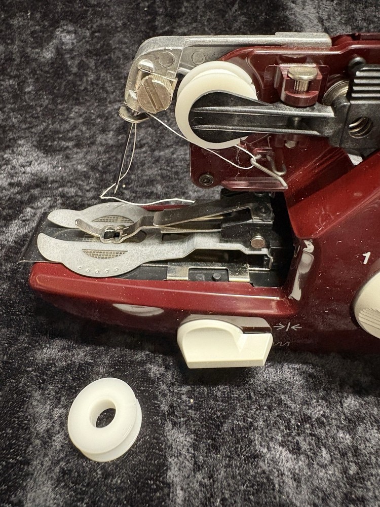 Vintage Model B100A Singer Button Magic Hand Held Button Sewer Original Box