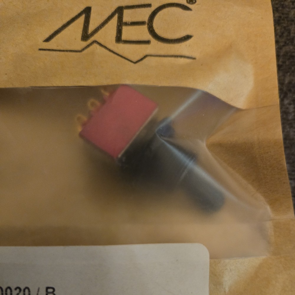 MEC  Toggle Switch Black (M80020/B