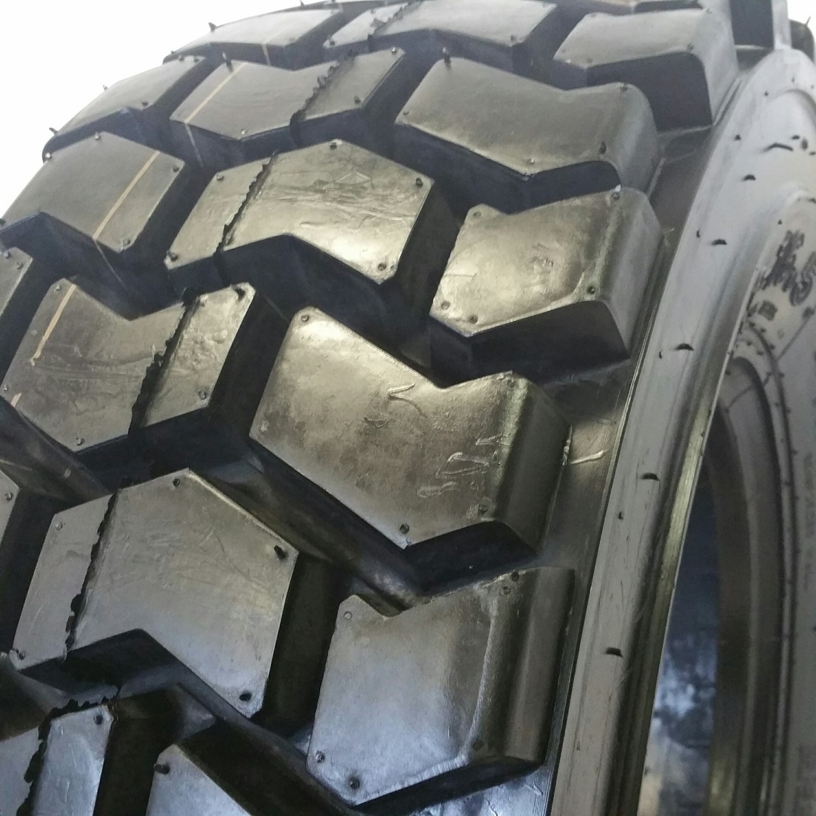 12-16.5, 12X16.5 ROAD CREW HD AIOT-30 SKID STEER TIRES 14 PLY FOR BOBCAT