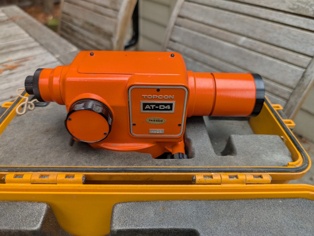Topcon Automatic AT-D4 Survey Level With Hard Shell Travel Case Japan Model