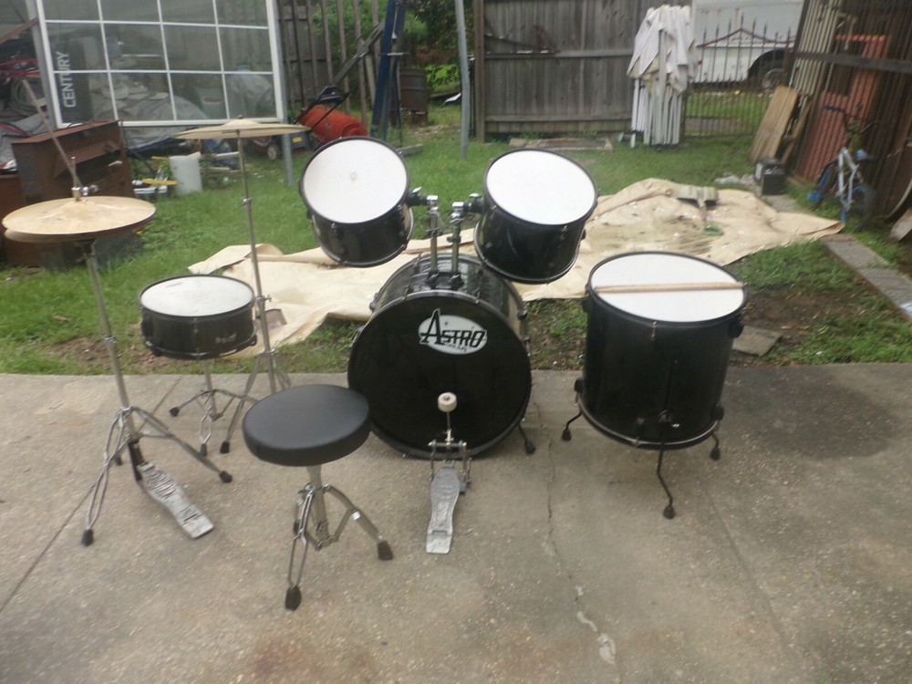 Astro Floor Drum Set RARE!  PICK UP ONLY