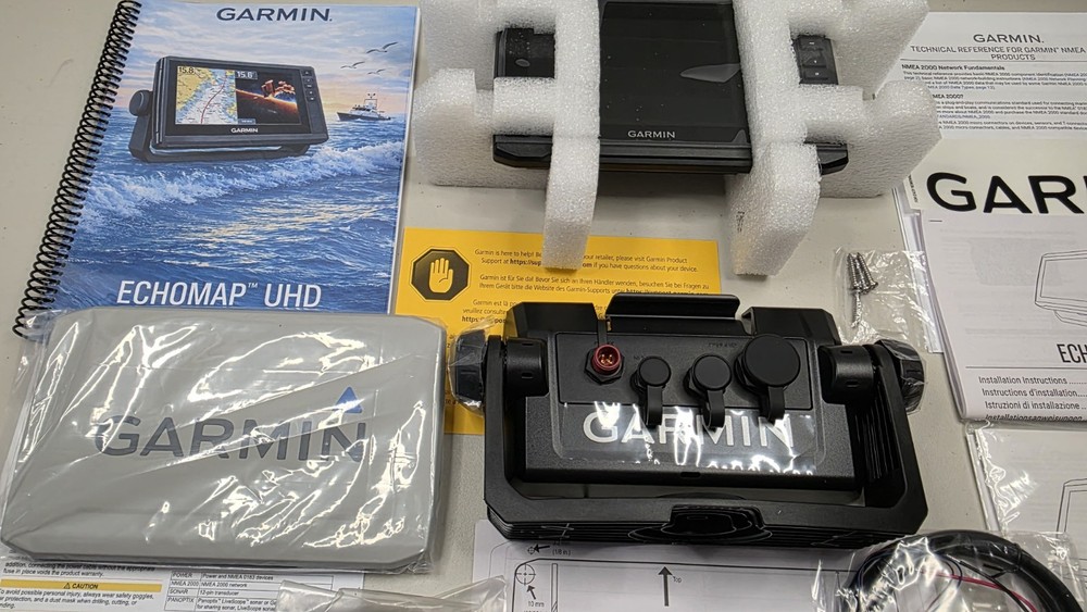 Garmin ECHOMAP UHD 72sv Chartplotter Fishfinder 7" Display – New Open Box.