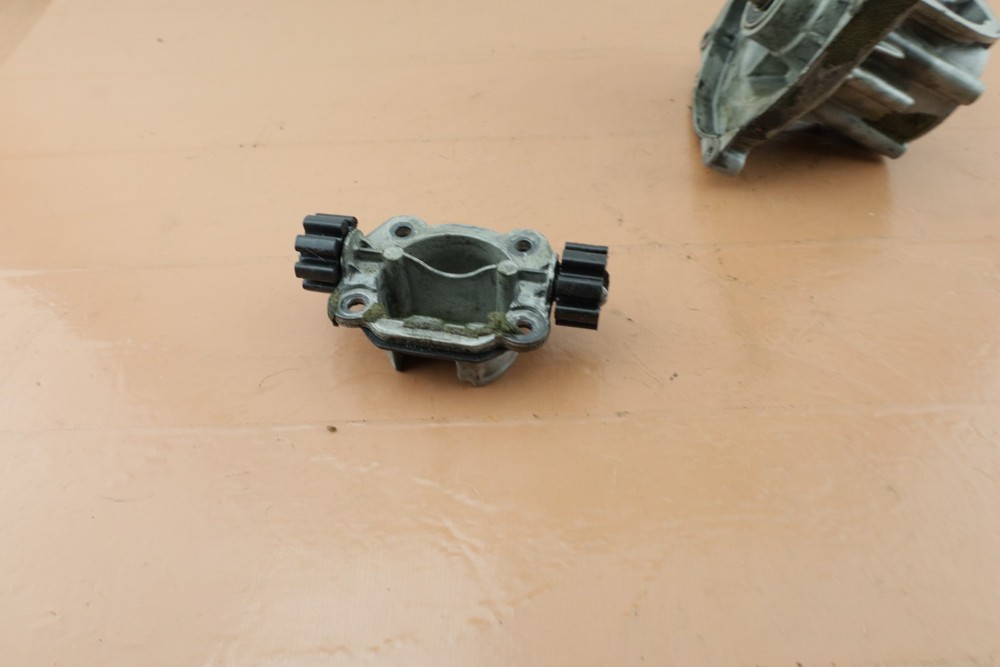 Weed Eater BV 2000 Blower OEM Crankcase 049427