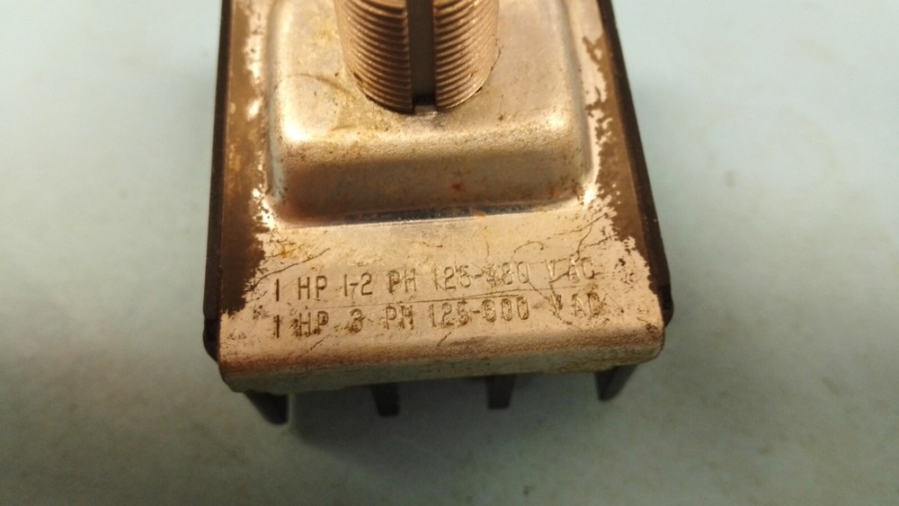 7615K2 SWITCH TOGGLE CUTLER & HAMMER N.O.S.