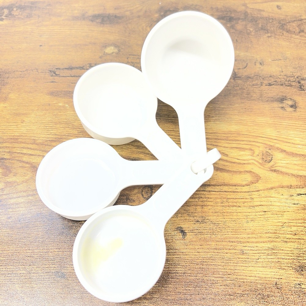 Rubbermaid Classic Measuring Cups White Plastic Baking Set Nesting