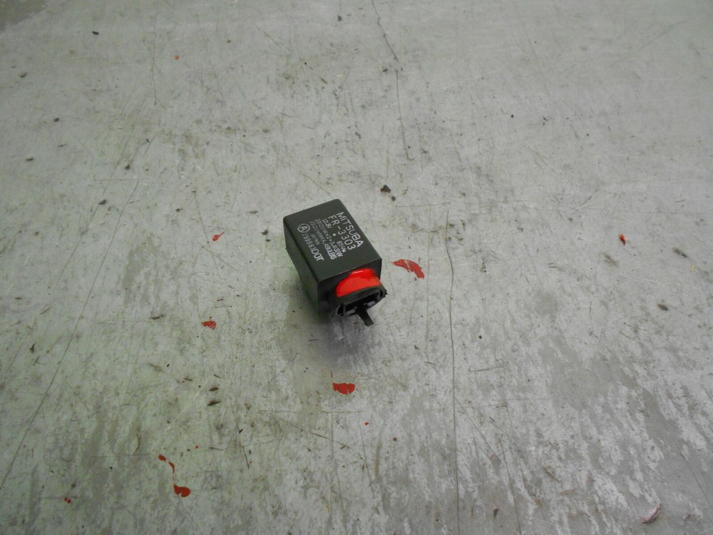 honda  blackbird    flasher  relay  (2003)