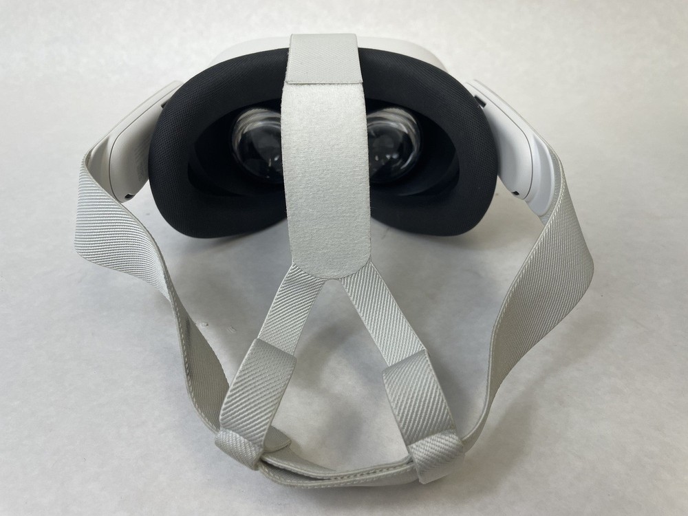 Meta Quest 3S VR Headset 256GB W/Hand Controllers