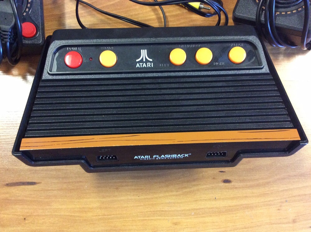 WORKING Atari Flashback, Classic Game Plug N Play Console w 60 Built In Games