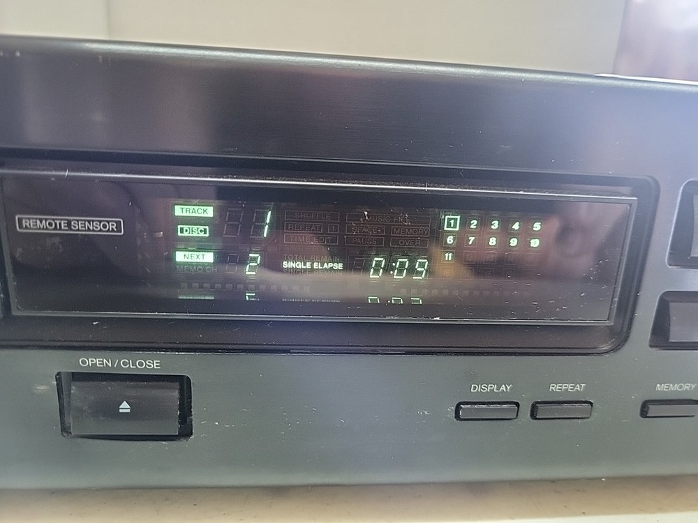 Onkyo DX-710 Single Compact Disc Stereo CD Player *TESTED-WORKS