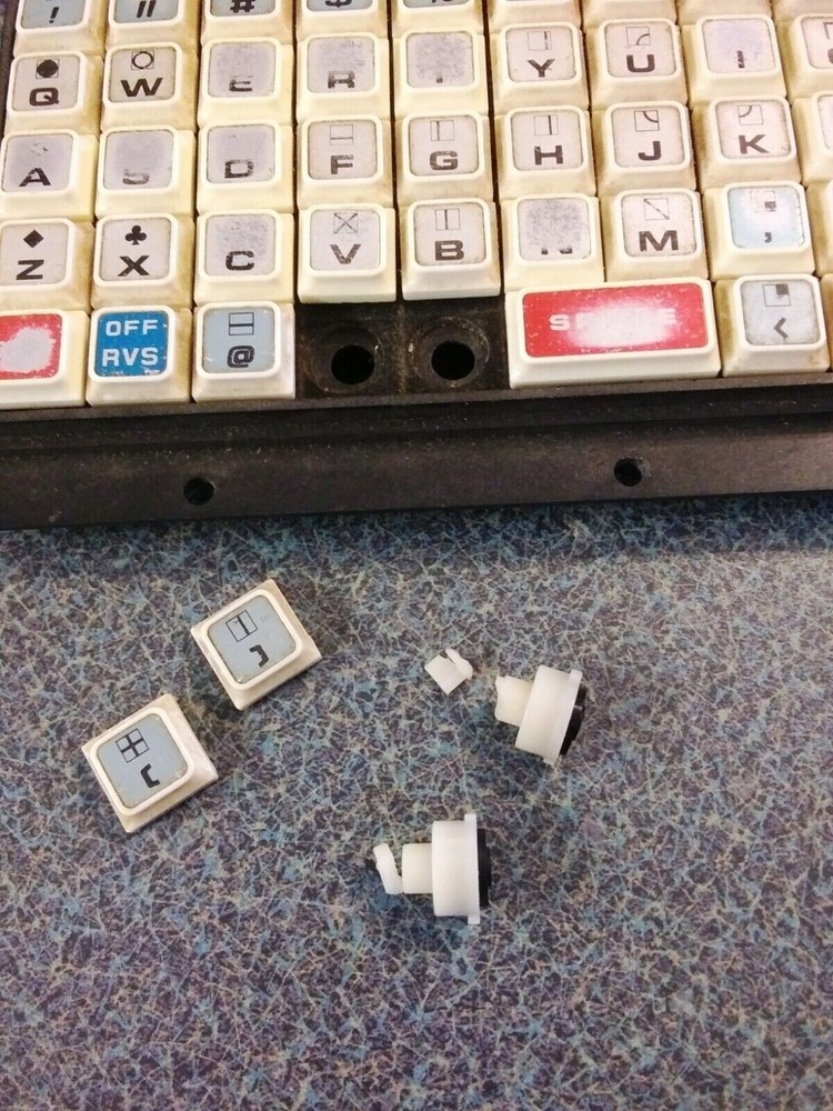 Commodore PET CBM Keyboard key repair