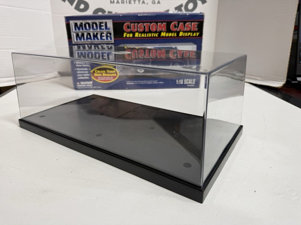 Model Maker Custom Case 1/18