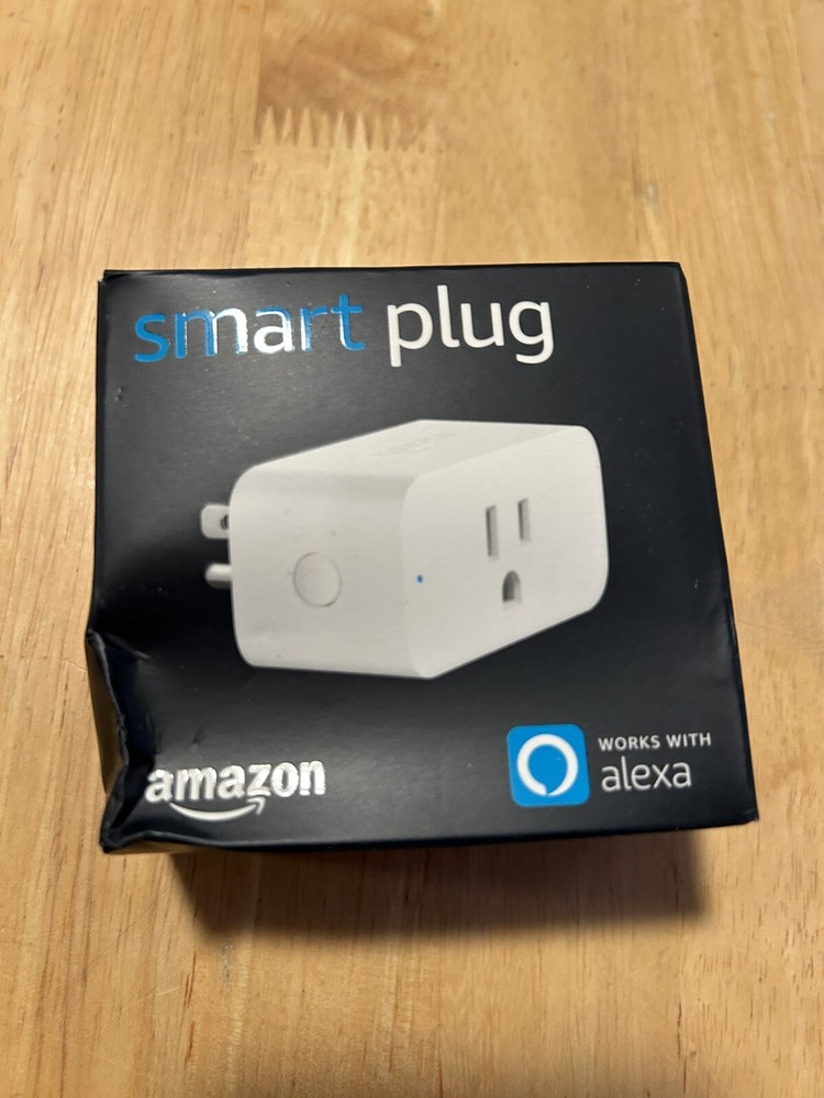 Amazon Smart Plug - White Box Damage
