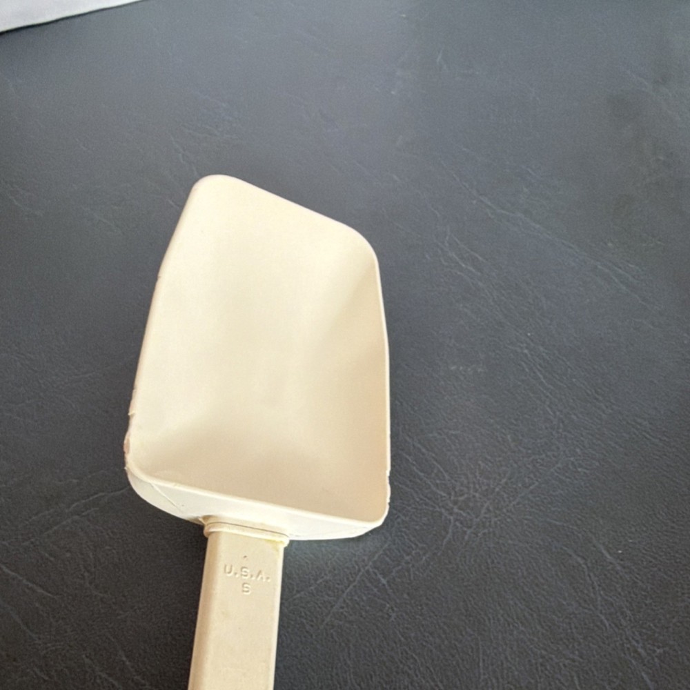 The Pampered Chef Plastic Scoop Set Square Shape 4 Pieces