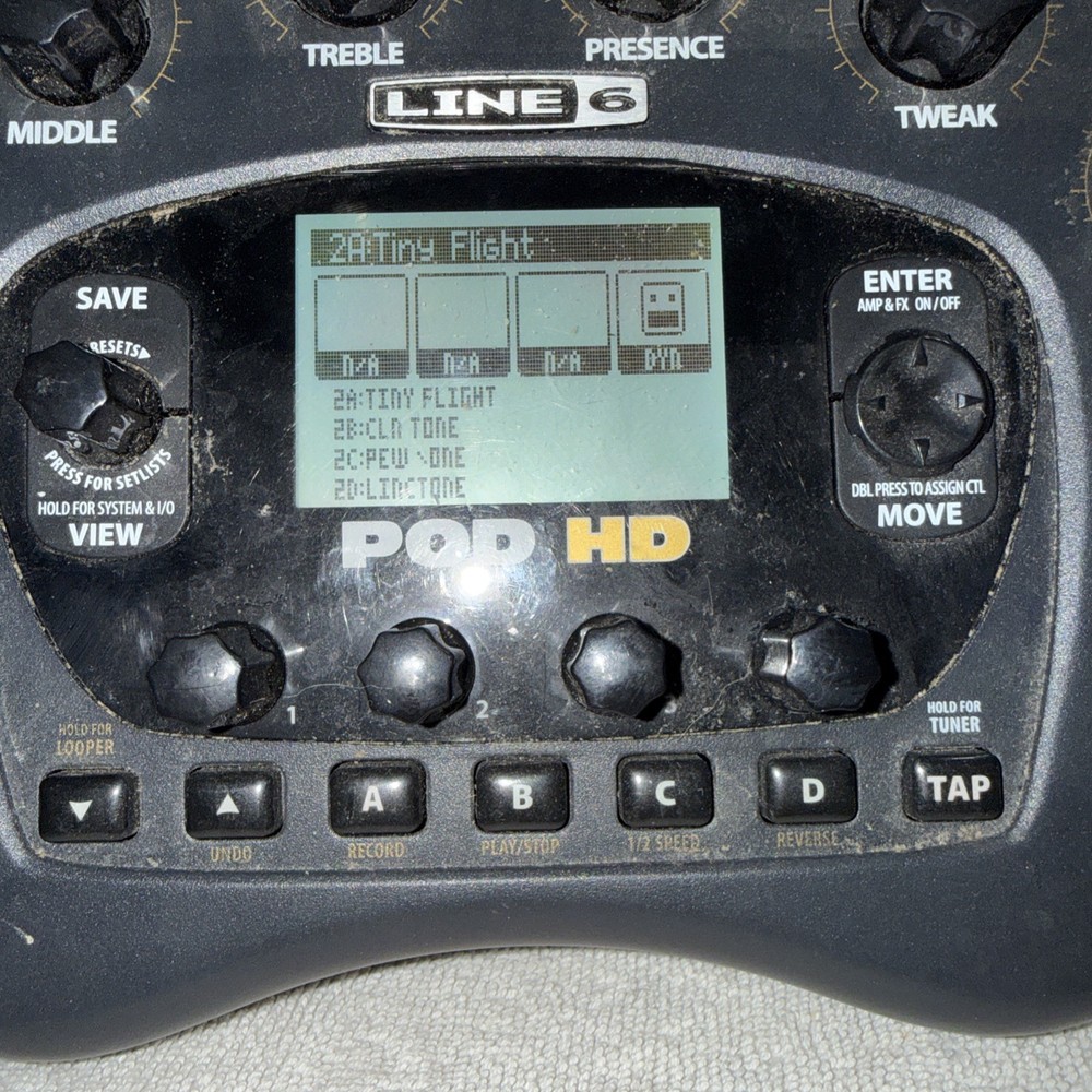 Line 6 POD HD Desktop Guitar Multi-Effect Processor, 22 Amp Models, 100+ Effects