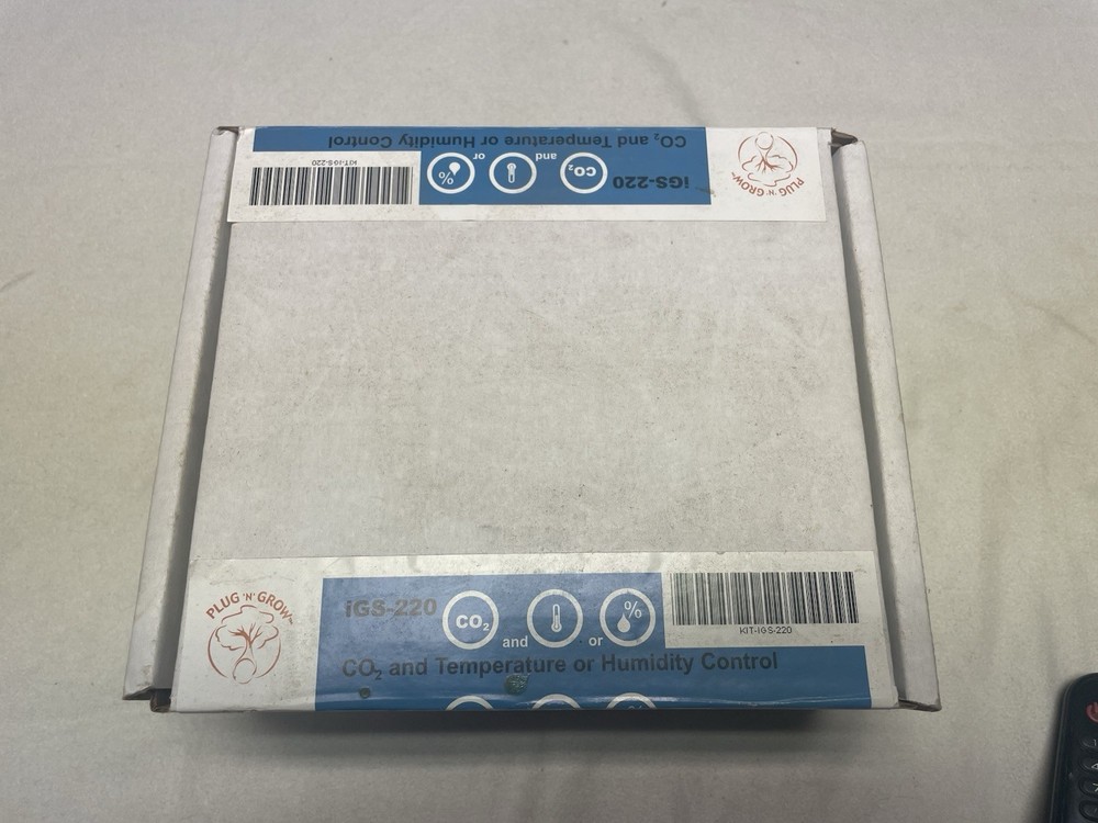 Intelligent Growing Systems iGS-220 TEMP/RH SMART CONTROLLER + iGS-25 Bundle