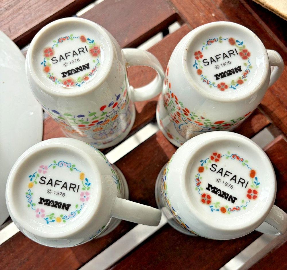 1979 Safari Mann- Cake stand/ plates/cups