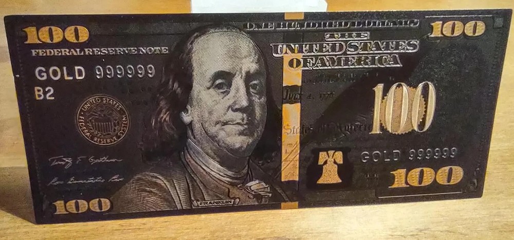 100 Dollar BLACK, Gold Foil Banknote. Sleeved.