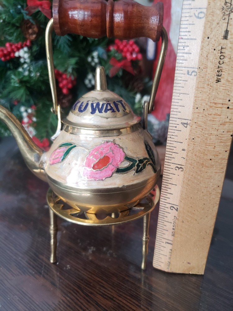 Decorative Kuwait Tea Pot With Stand