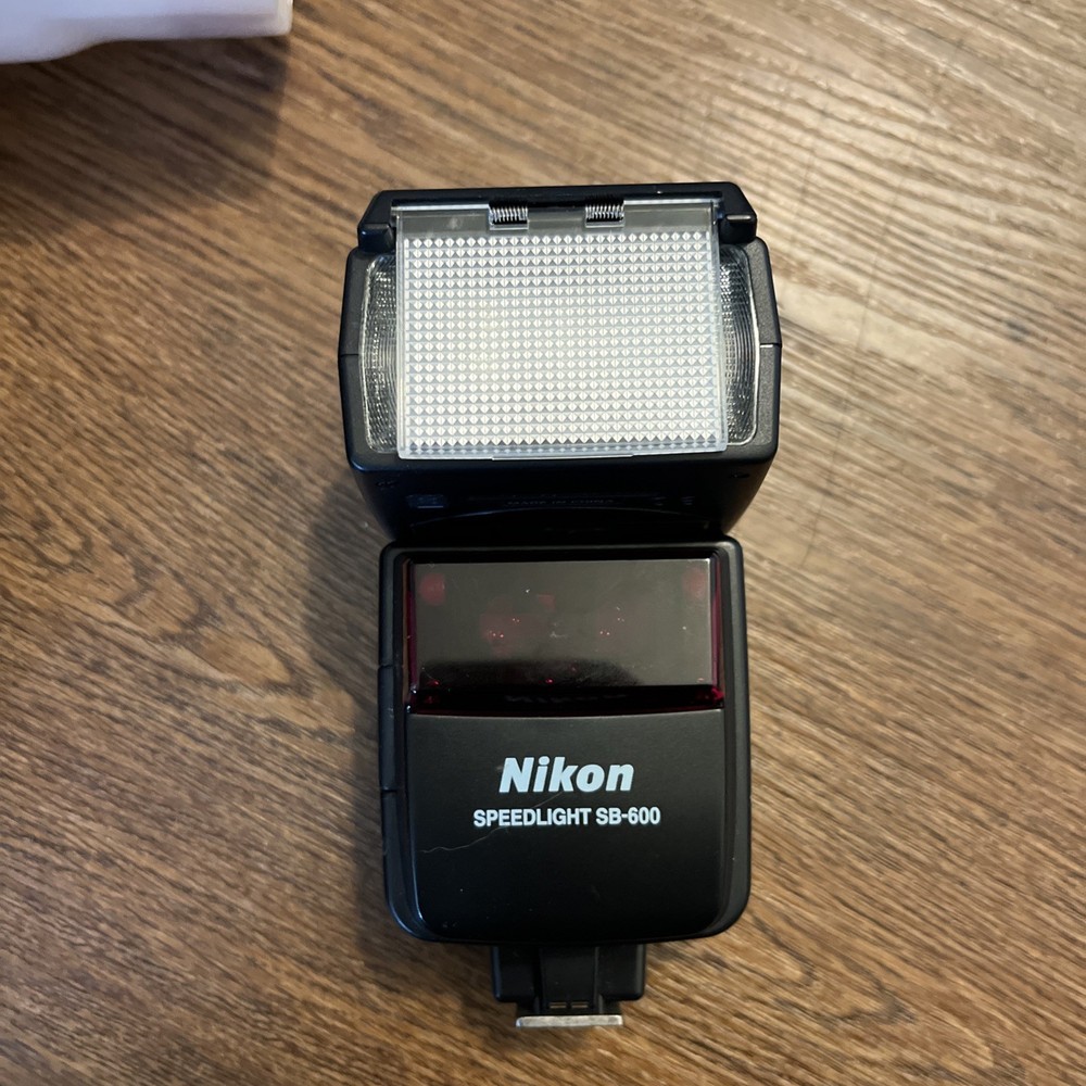 NIKON SPEEDLIGHT SB-600 FLASH