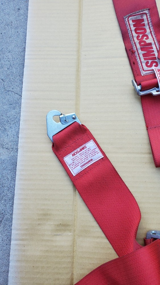 Simpson 5 point Camlock harness, Red