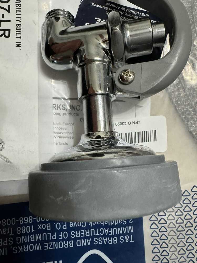T&S B-0107-LR Spray Valve "Less Hold Down Ring"