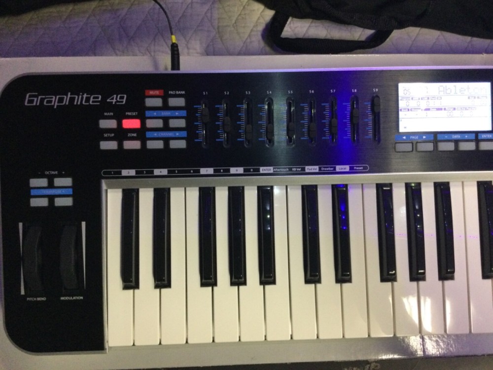 Samson Graphite 49 Key USB MIDI DJ Keyboard Controller REDUCED