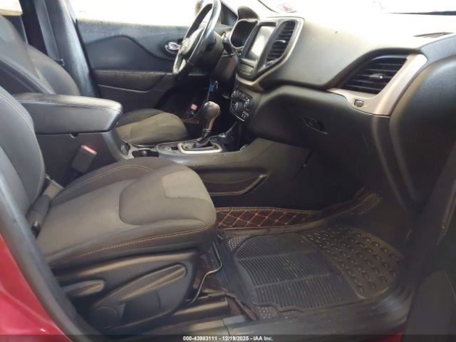 (LOCAL PICKUP ONLY) Trunk/Hatch/Tailgate With Rear View Camera Fits 14-18 CHEROK