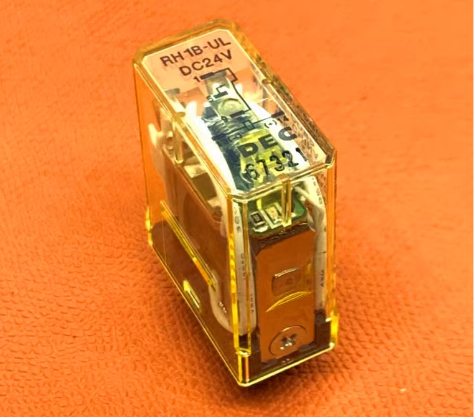 1PC New IDEC relay RH1B-U-DC24V #LL