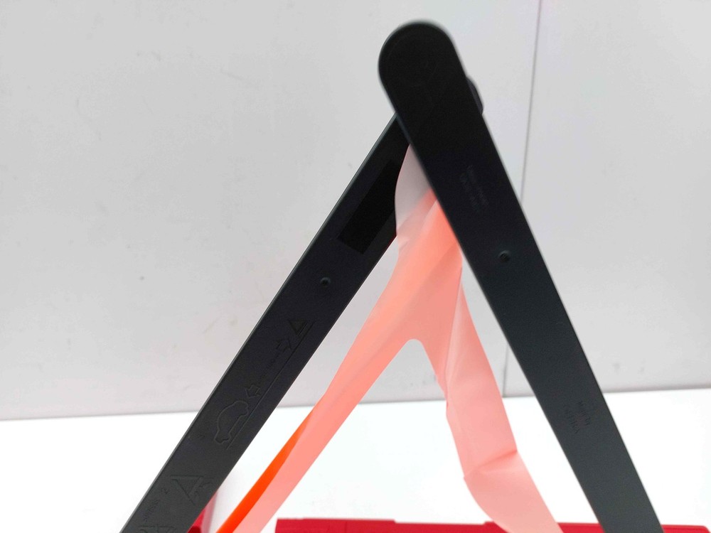 AUDI A4 B9 HAZARD WARNING TRIANGLE 2022