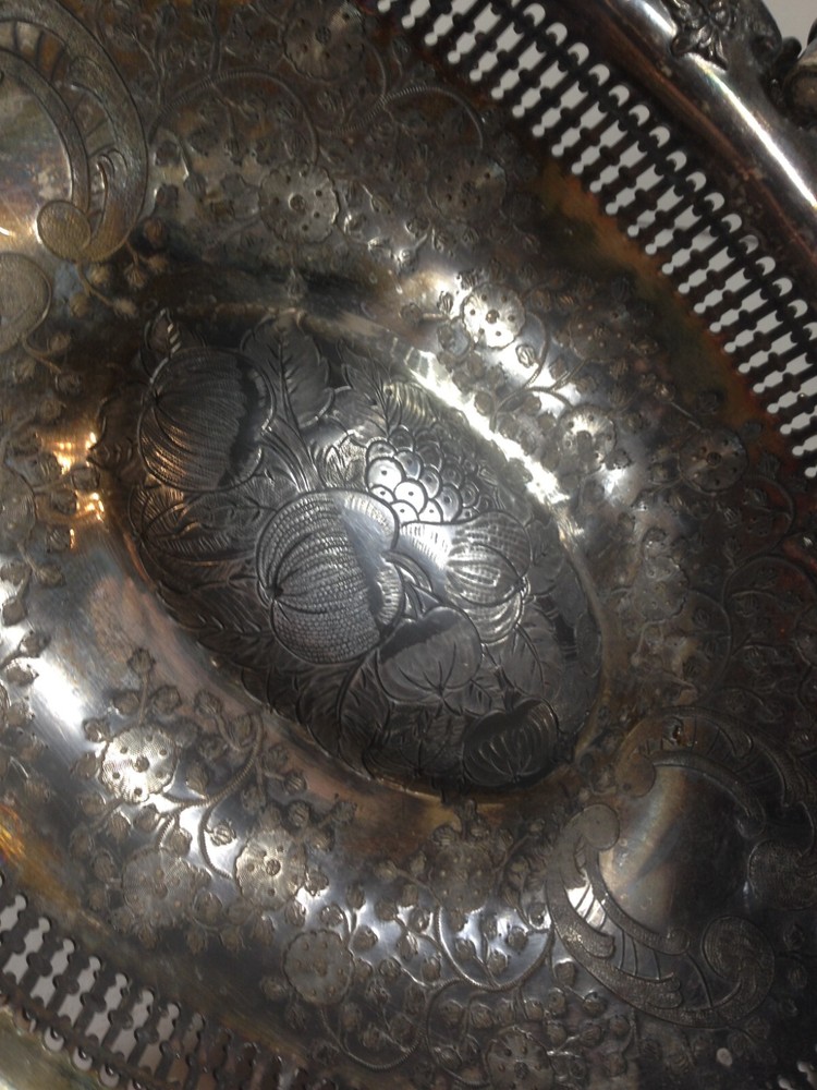 Vintage Meriden Brittiannia Silver Plate Footed Basket Etched Floral