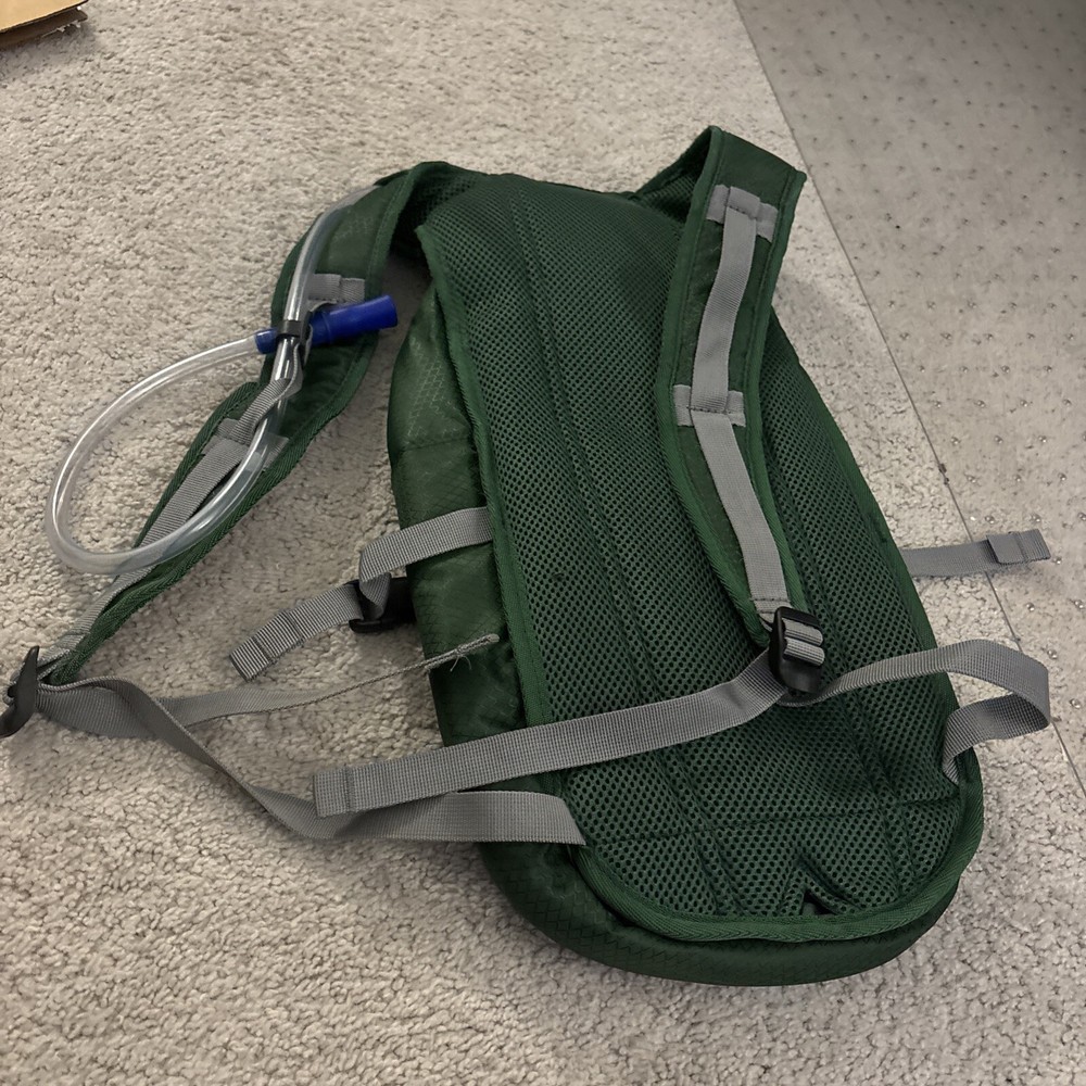 Bass Pro Shops Eclipse 1.5L Hydration Backpack Green Reflective