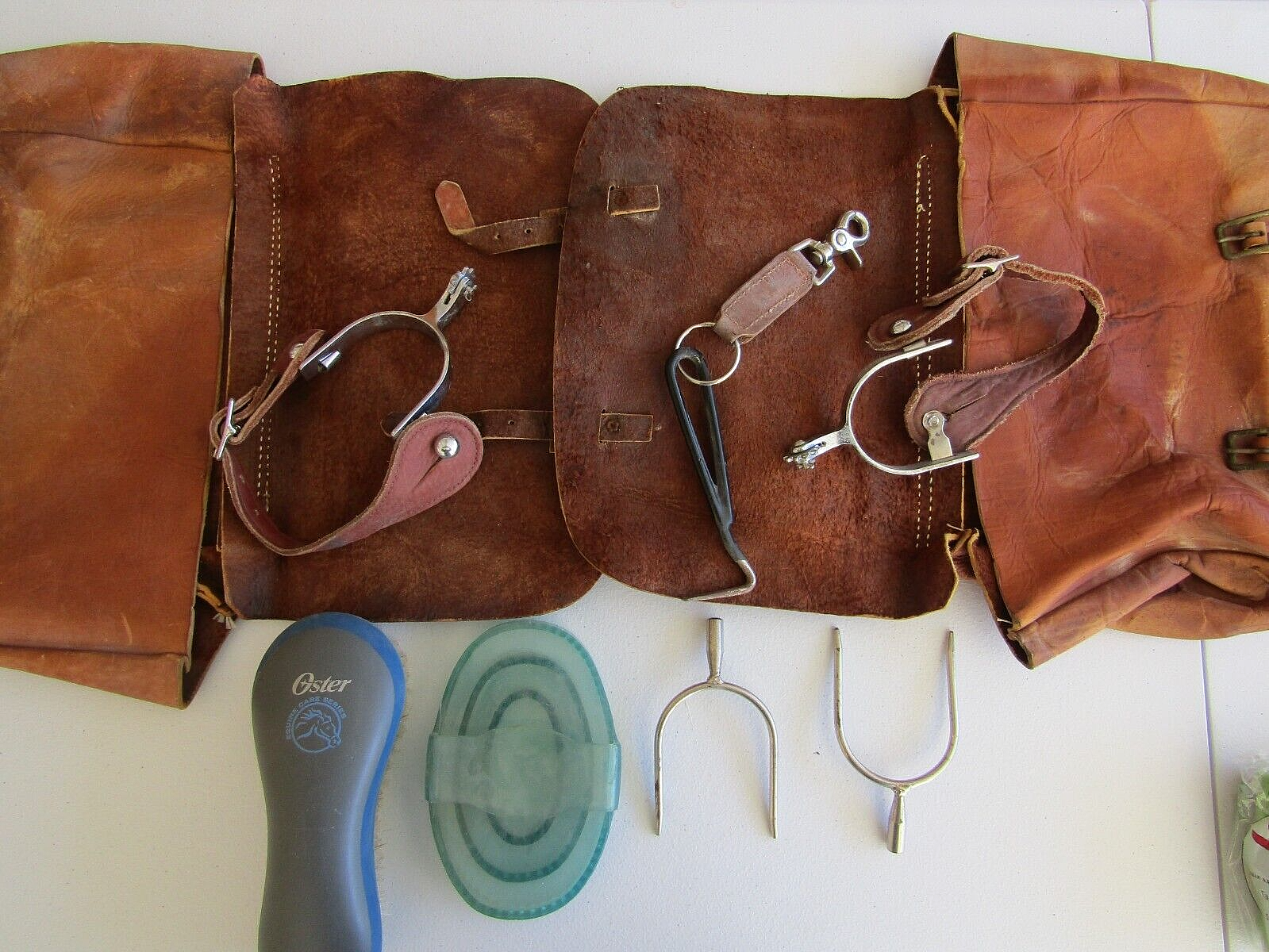 Horse riding and care equipment large lot !