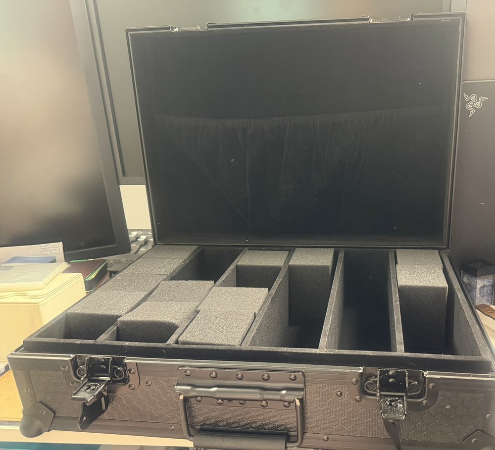 Game Card Storage Case (KingMega Edition) | Compatible with Magic The Gathering