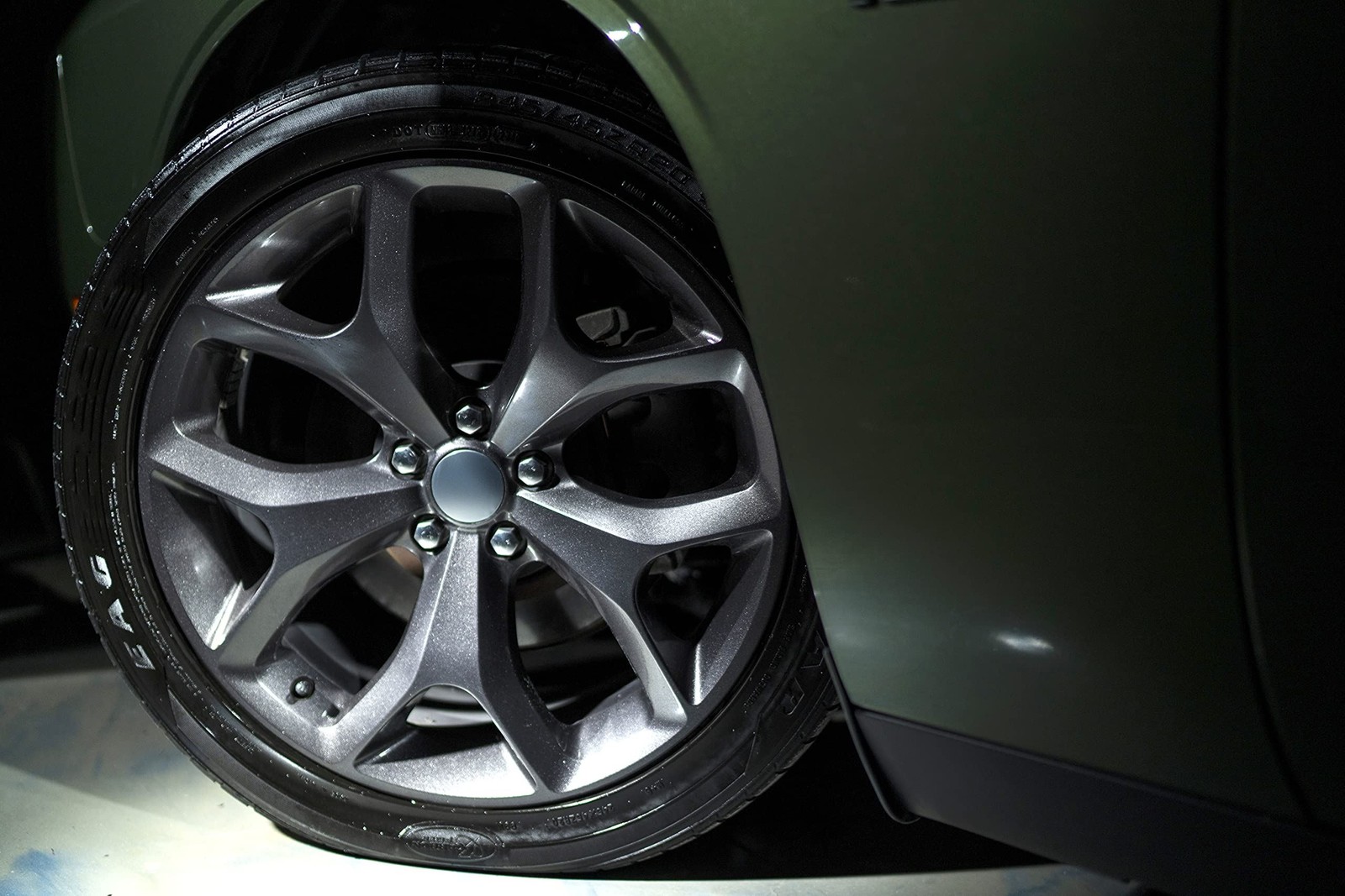 Rust-Oleum Wipe New Blazing Wet Tire Shine, Aerosol 15 Oz Black- 365324