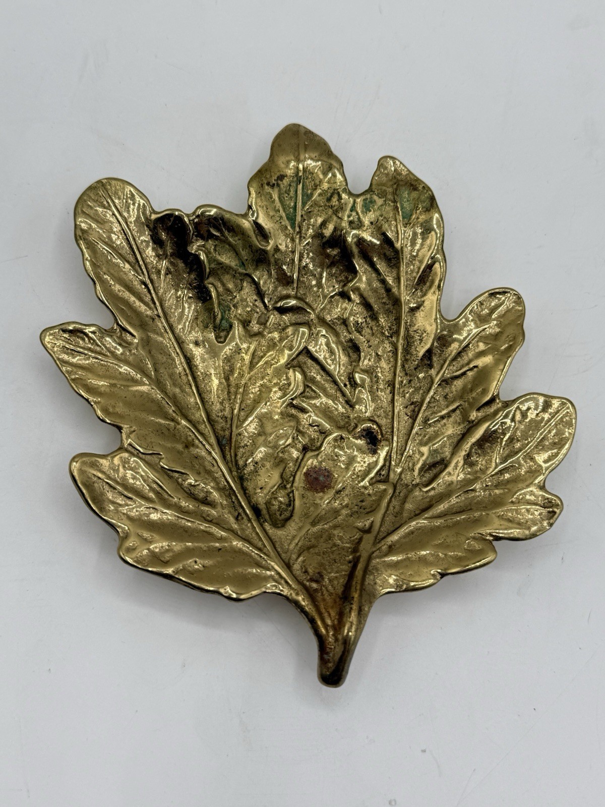 VTG 1948 Virginia Metalcrafters Chrysanthemum Leaf 3-41 Solid Brass Trinket