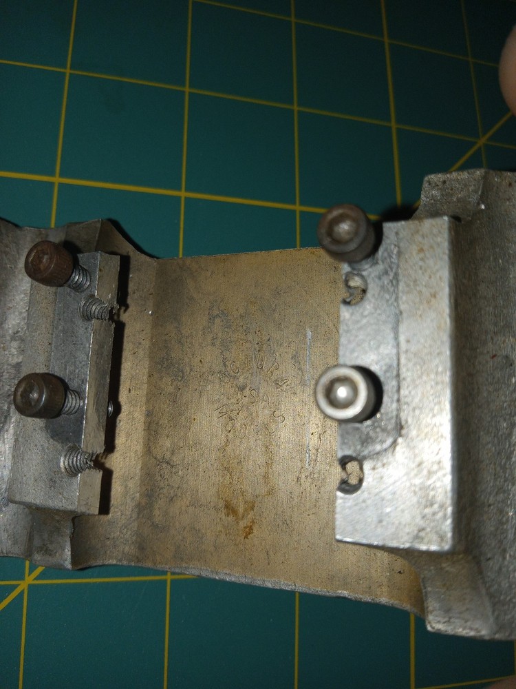 OCTURA NITRO RCBOAT ENGINE MOUNT