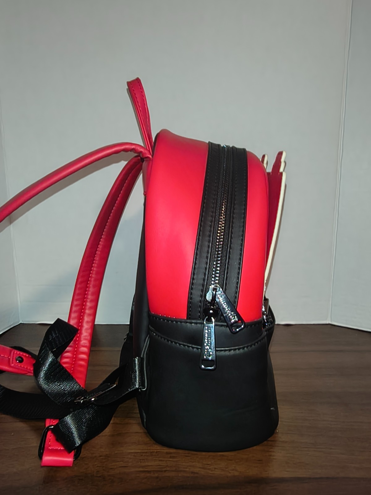 Disneyland Paris Loungefly Hotel New York Mini Backpack Bag Marvel Disney Parks