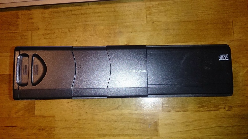 BMW E46 E39 6-disc Alpine CD changer