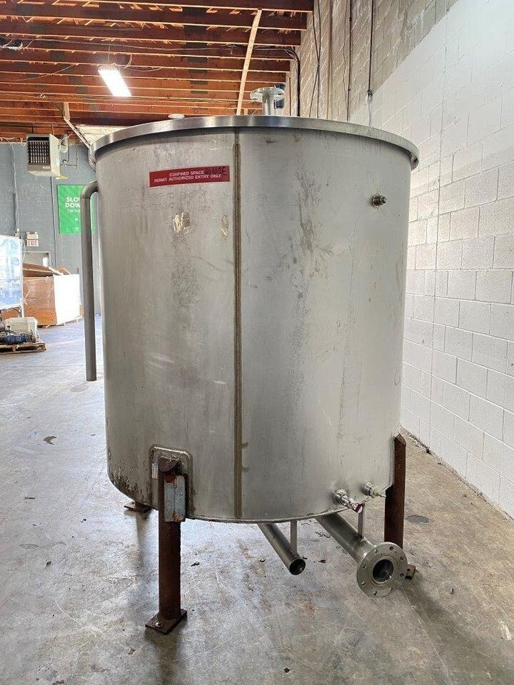 600 Gallon SS Tank