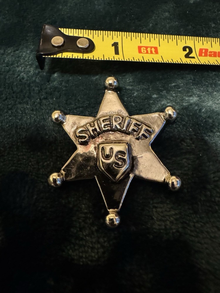 plastic chrome sheriff us badge 35 count