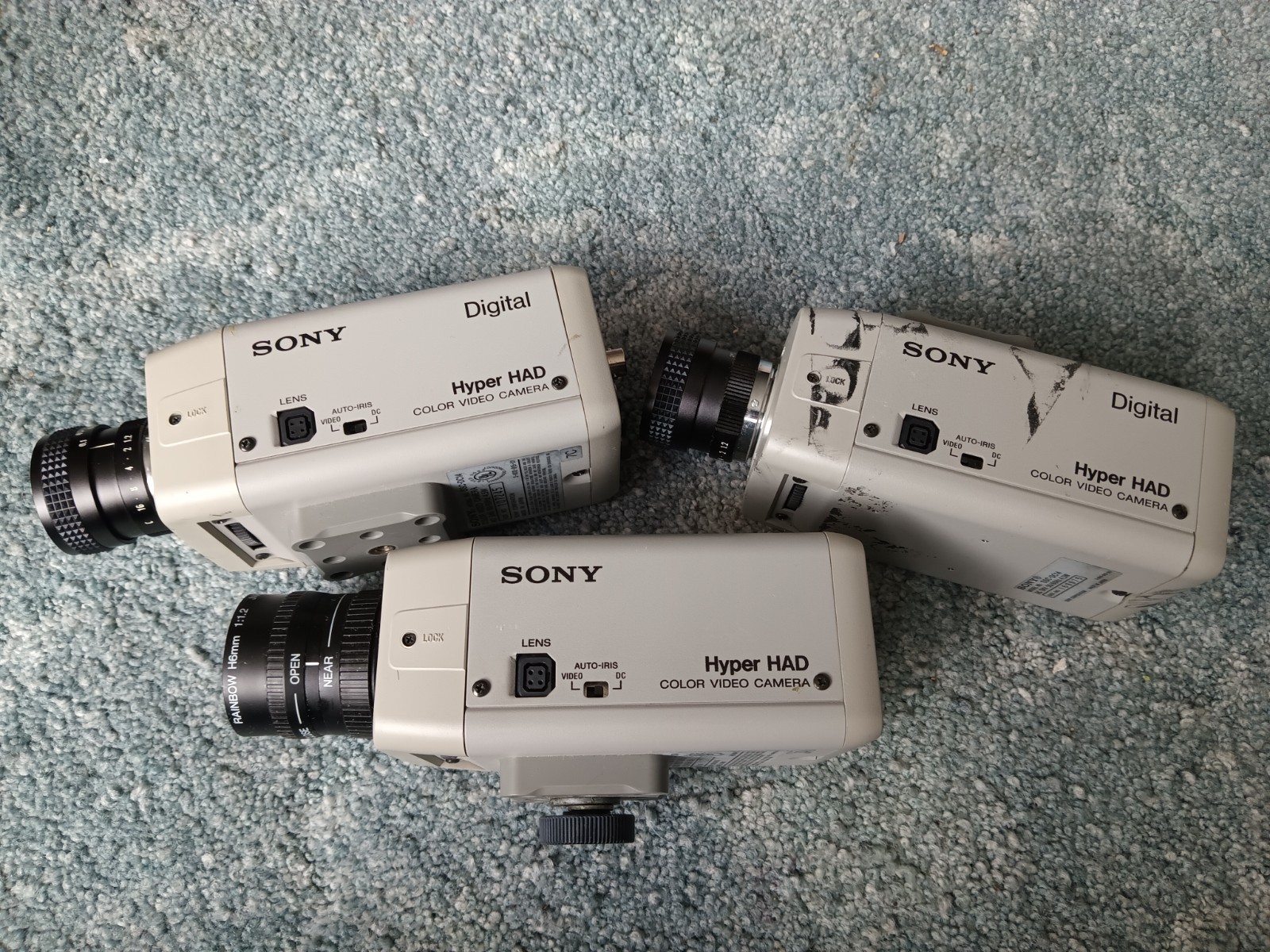 LOT OF 2 Sony Color Video Surveillance Cam SSC-DC14 & Computar Lens AND BONUS