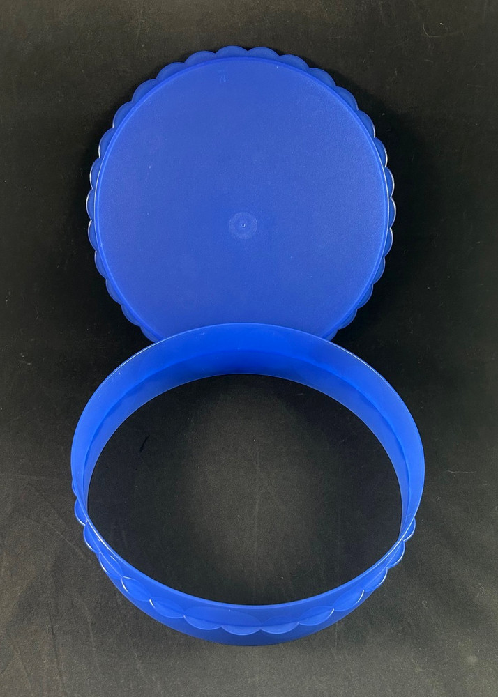 Tupperware Blue Pie Stackable #4897A - Pie Stacker / Counter Cover / Cake Base