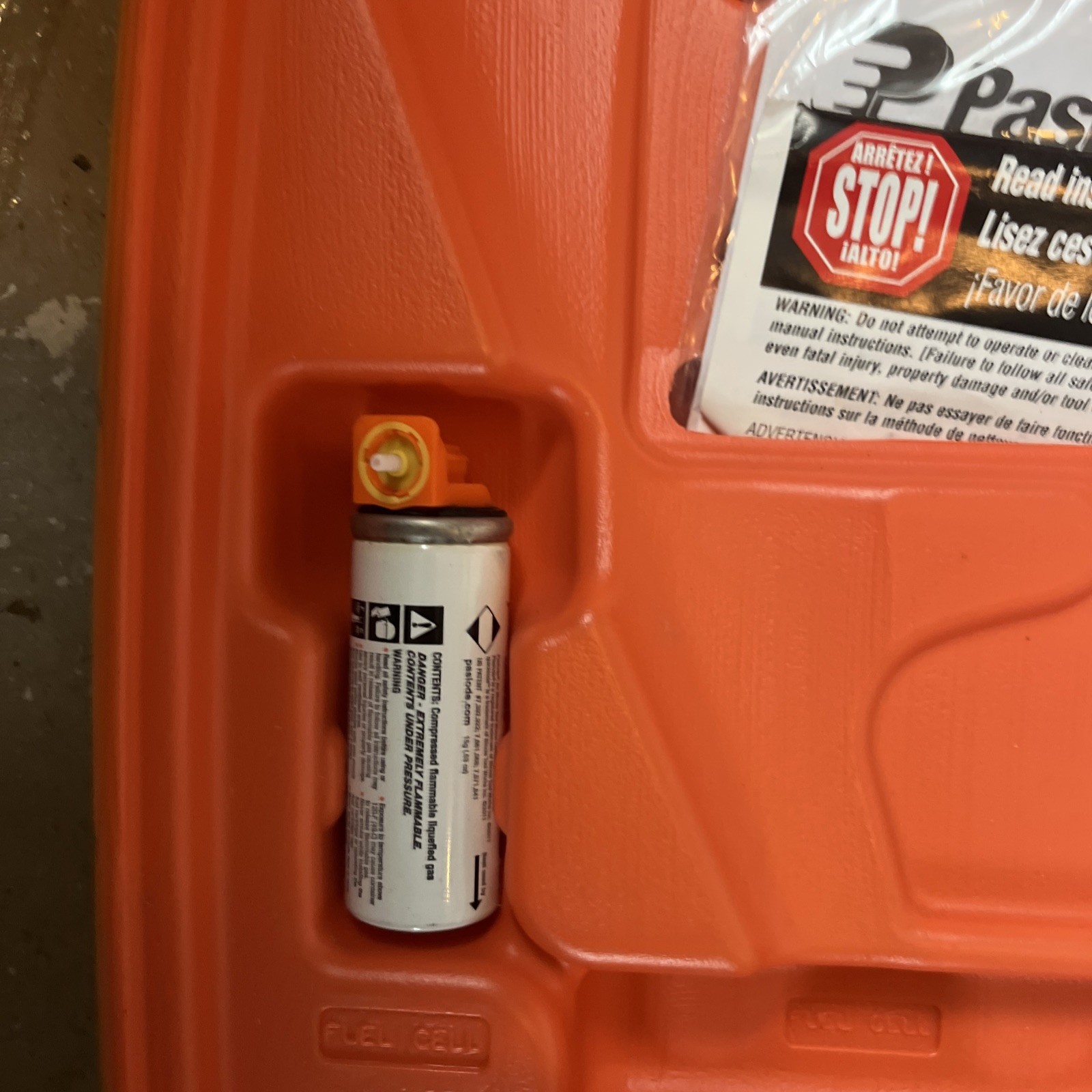 Paslode Cordless 18 Gauge Brad Nailer Kit w/ Case Battery Charger