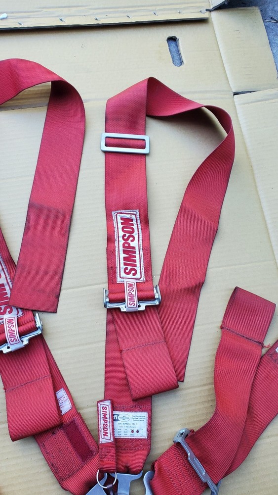 Simpson 5 point Camlock harness, Red