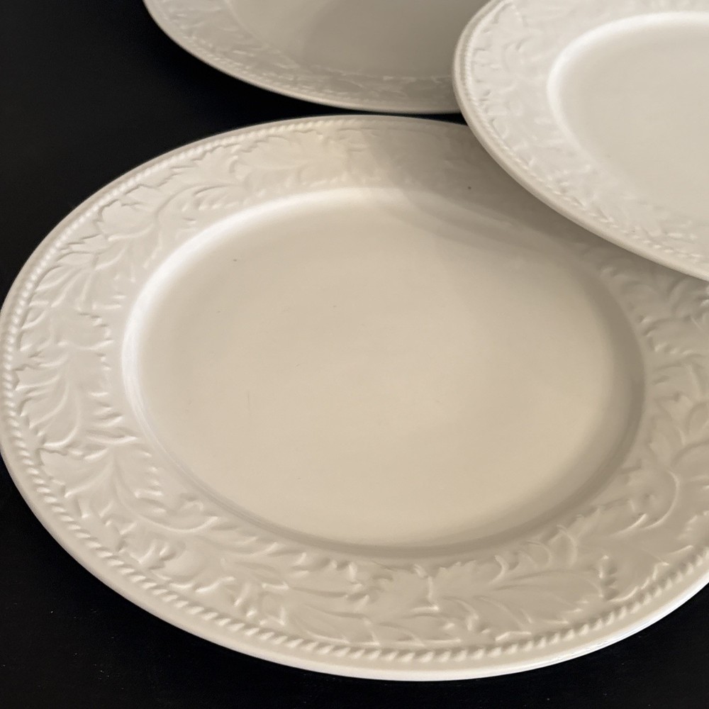 SANGO STONEWARE GARLAND 8837 EMBOSSSED LEAF PATTERN WHITE 6 DINNER PLATES 10.5"